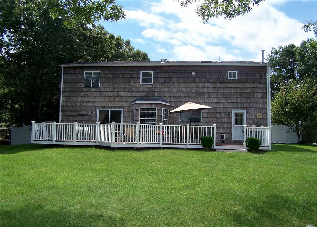 5 Larry Ct Manorville Manorville NY 11949