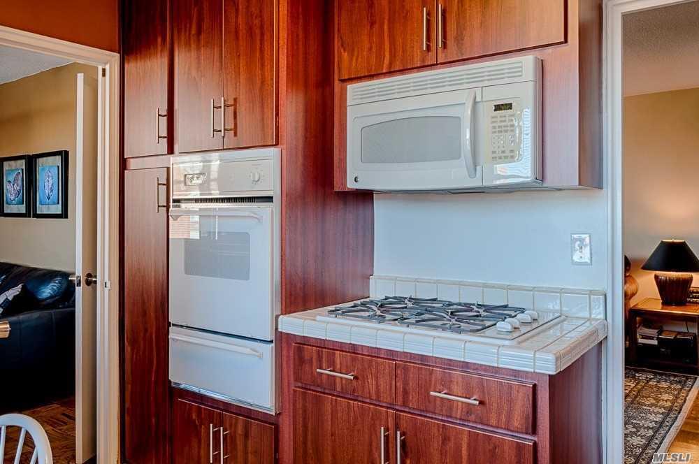 70-31 108 St Forest Hills Forest Hills NY 11375