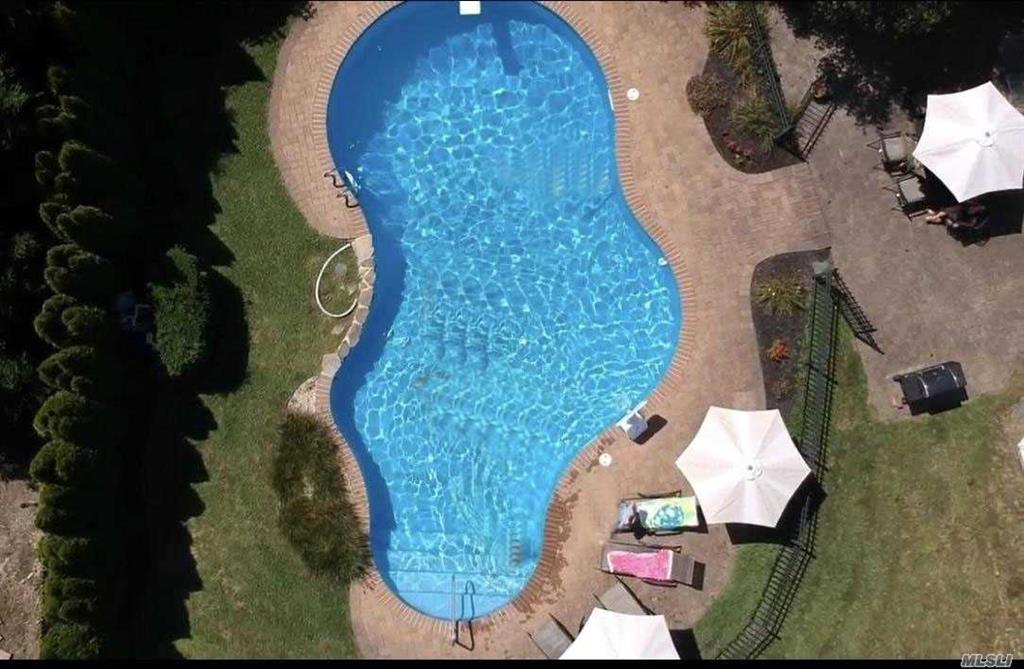 99 Tallmadge Trl Miller Place Miller Place NY 11764