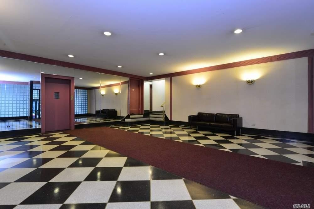 102-40 67th Dr Forest Hills Forest Hills NY 11375