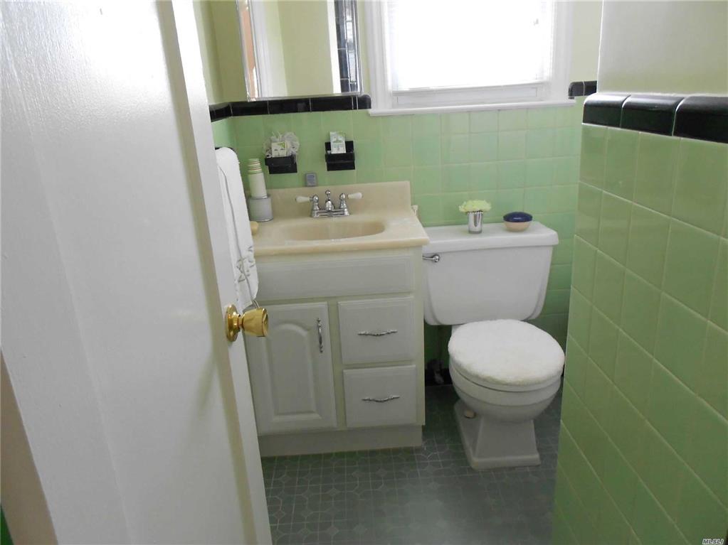 492 Lincoln St Cedarhurst Cedarhurst NY 11516