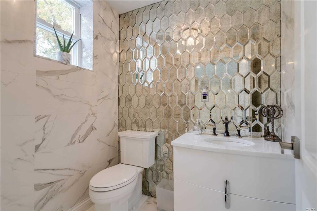 29 Narcissus Dr Syosset Syosset NY 11791