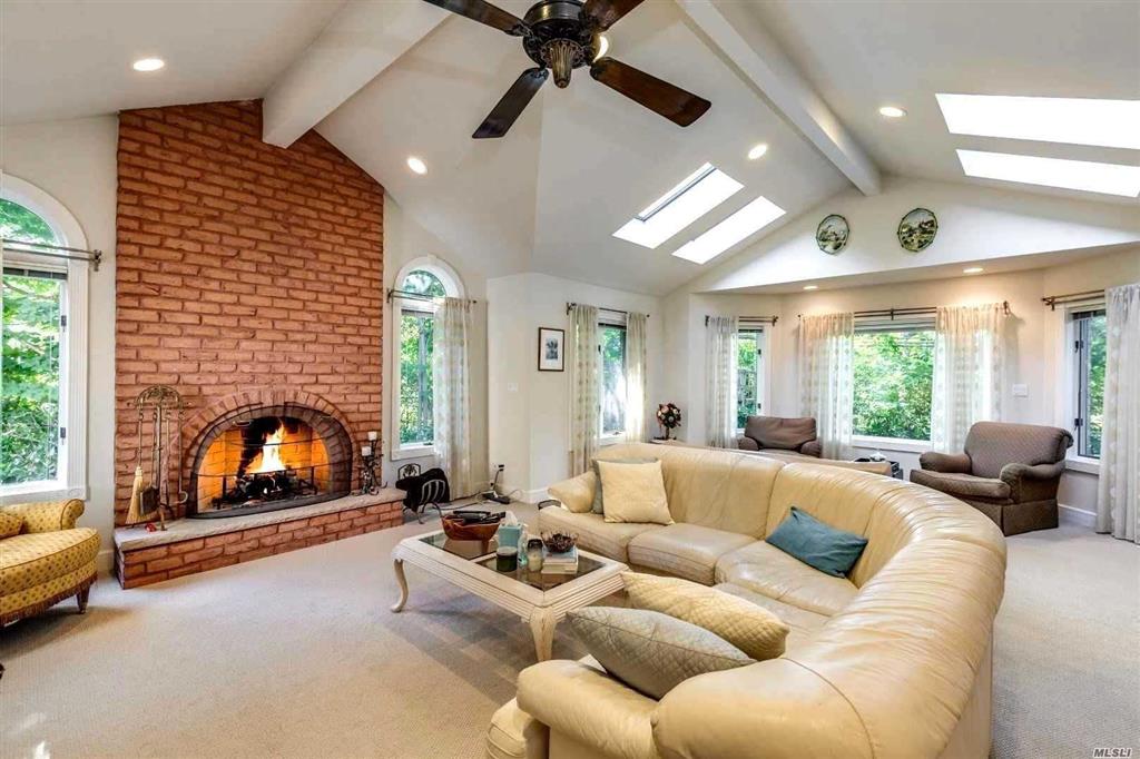 25 Hewlett Ln Port Washington Port Washington NY 11050