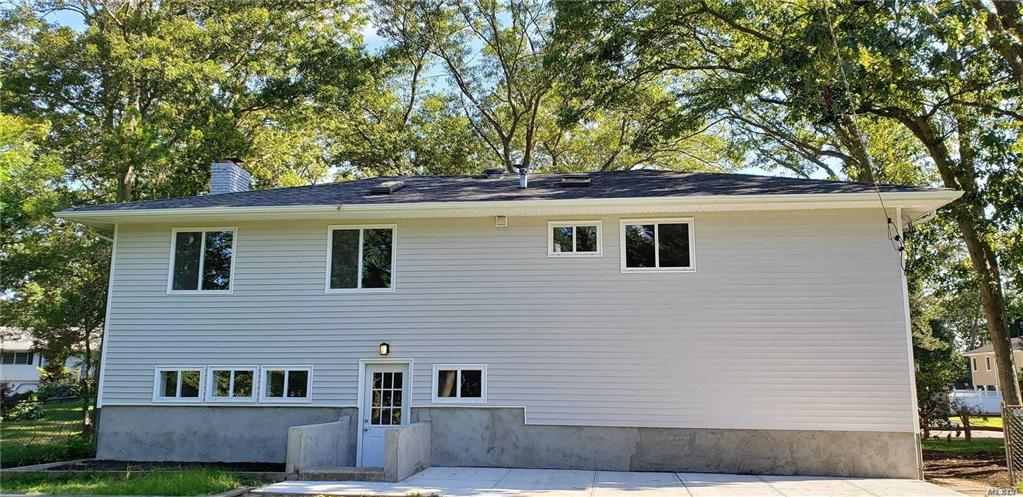 42 Butterfly Dr Hauppauge Hauppauge NY 11788