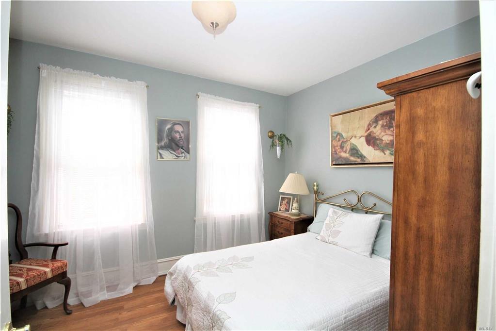 52-25 69th St Maspeth Maspeth NY 11378
