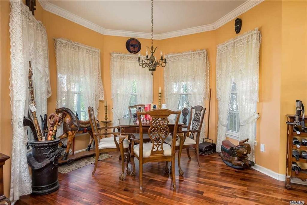 39 Old Neck Ct Manorville Manorville NY 11949