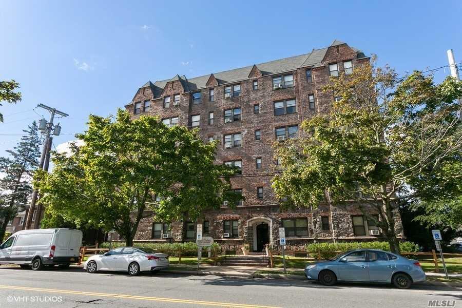 141 Woodmere Blvd Woodmere Woodmere NY 11598