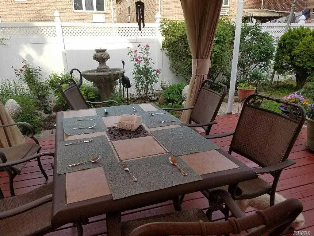 52-25 69th St Maspeth Maspeth NY 11378