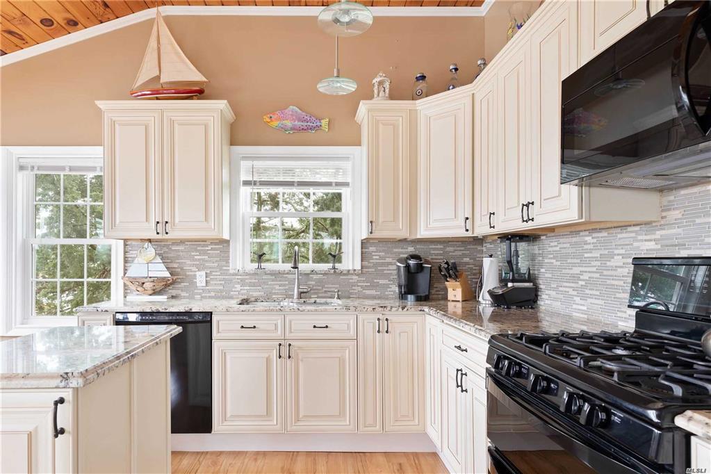 140 Pine St Kismet Kismet NY 11706