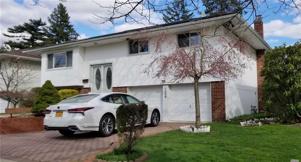 1009 Dartmouth Ln Woodmere Woodmere NY 11598