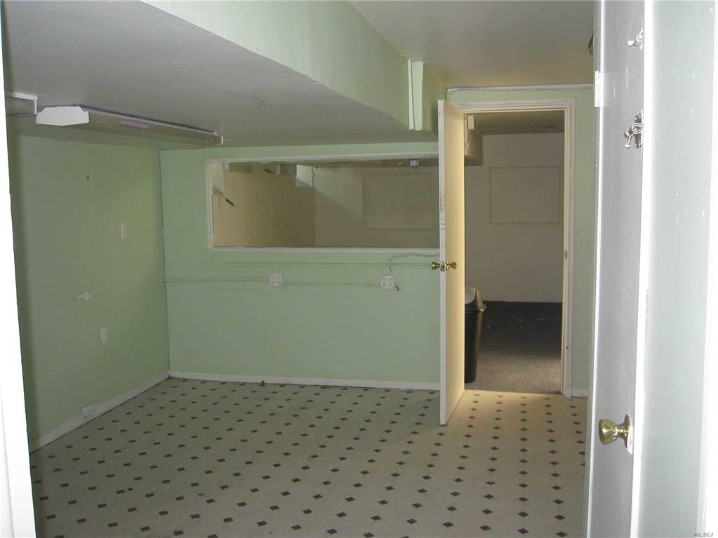 652 Suffolk Ave Brentwood Brentwood NY 11717