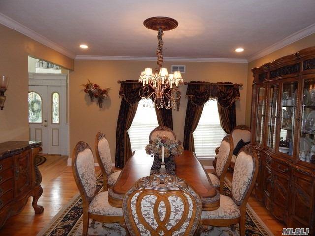 16 Homecoming Pl E. Setauket E. Setauket NY 11733