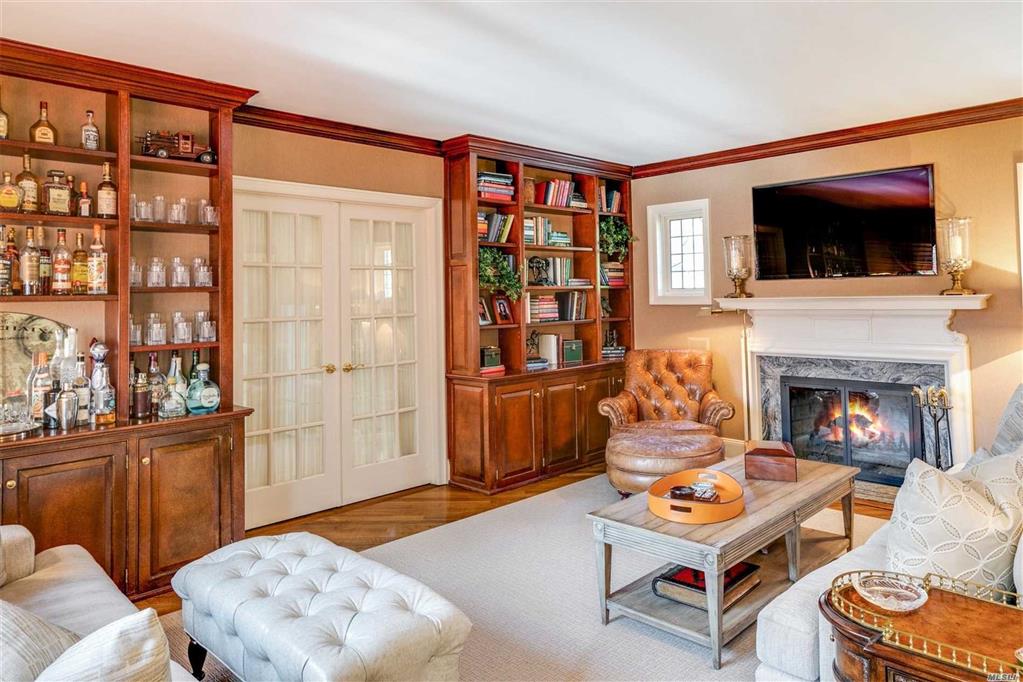 2 Hoaglands Ln Old Brookville Old Brookville NY 11545