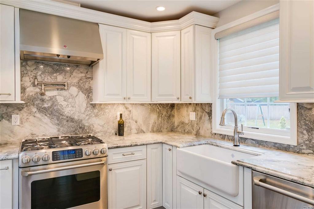 29 Narcissus Dr Syosset Syosset NY 11791