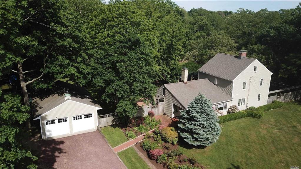 31 Evergreen Ave East Moriches East Moriches NY 11940