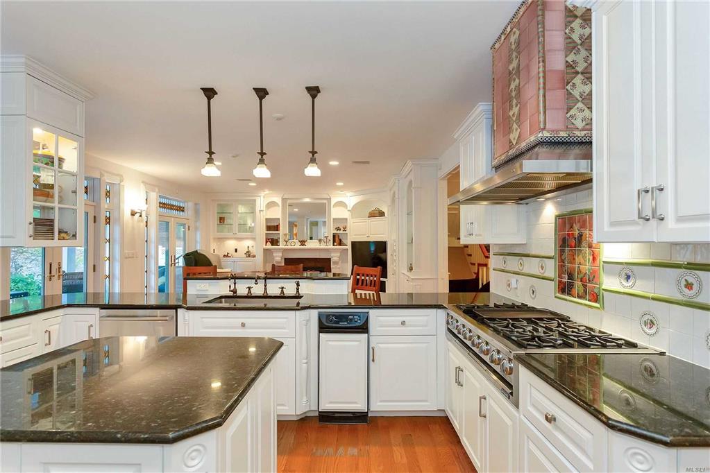 14 Chauncey Pl Woodbury Woodbury NY 11797