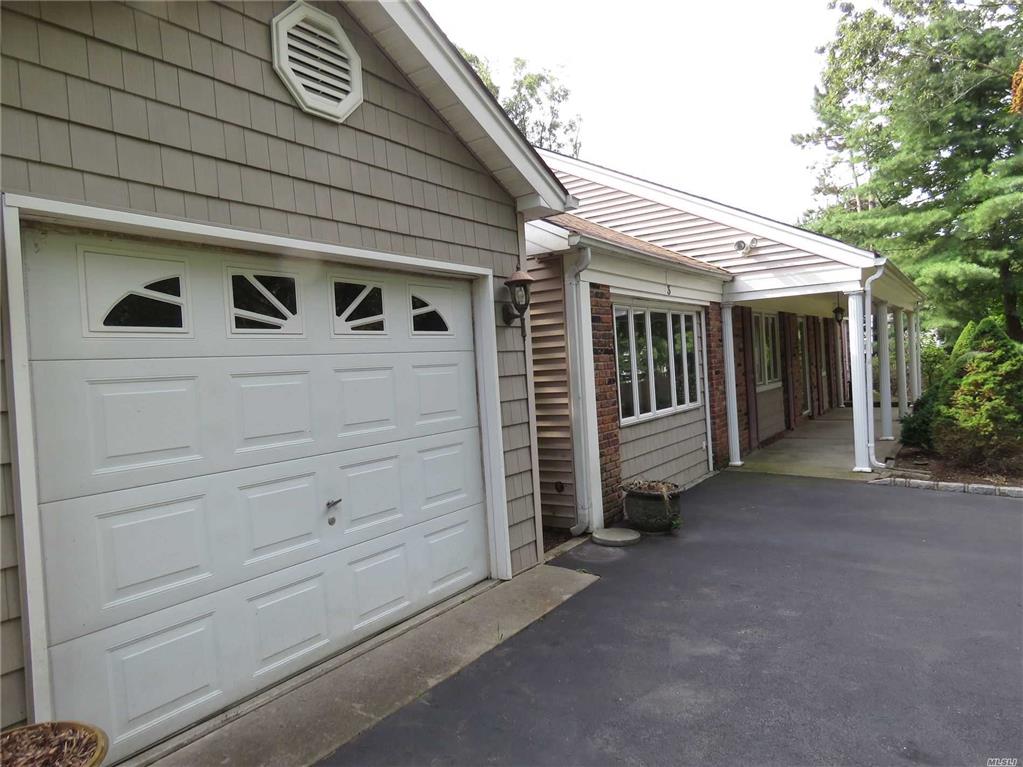3 Hillsdale Ln Coram Coram NY 11727