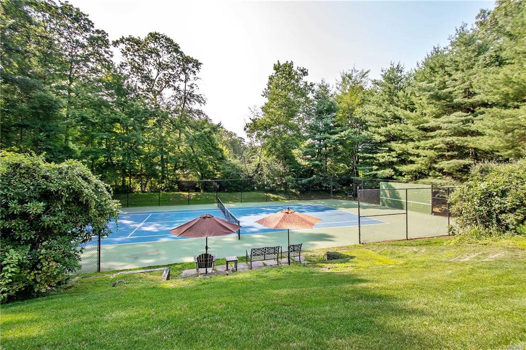 28 Sherwood Gate Oyster Bay Oyster Bay NY 11771
