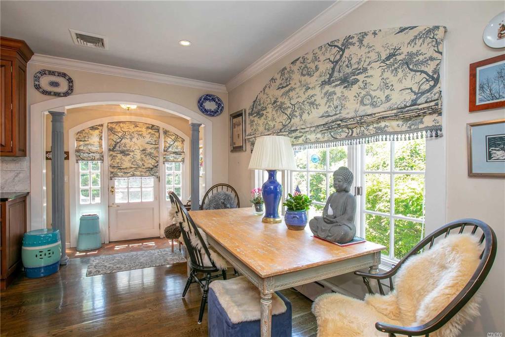 1120 Shore Rd Douglaston Douglaston NY 11363