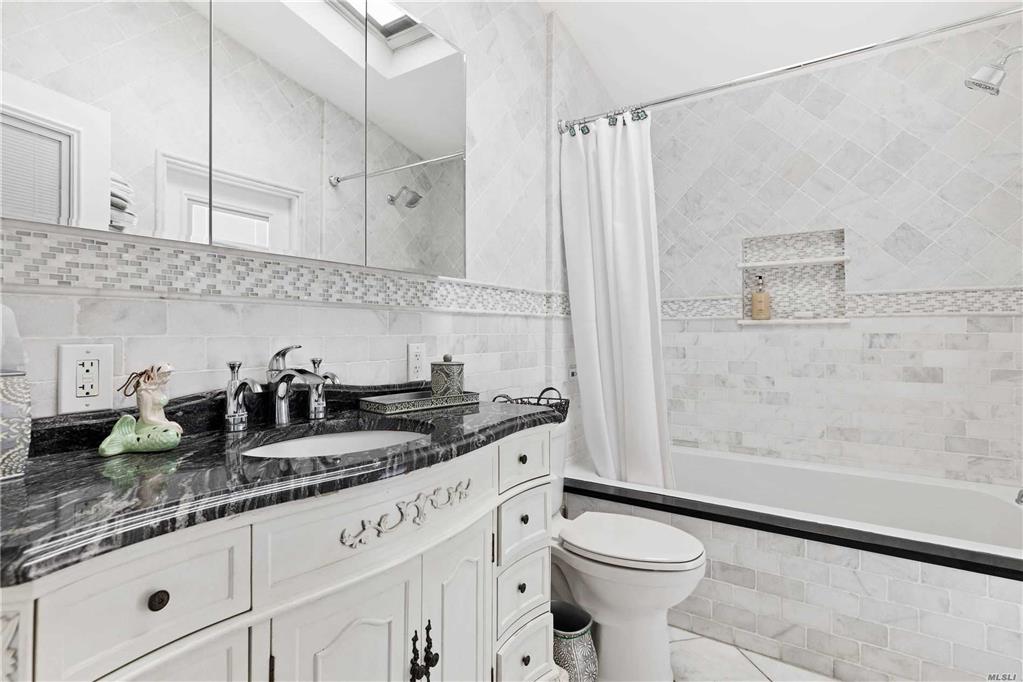 140 Pine St Kismet Kismet NY 11706