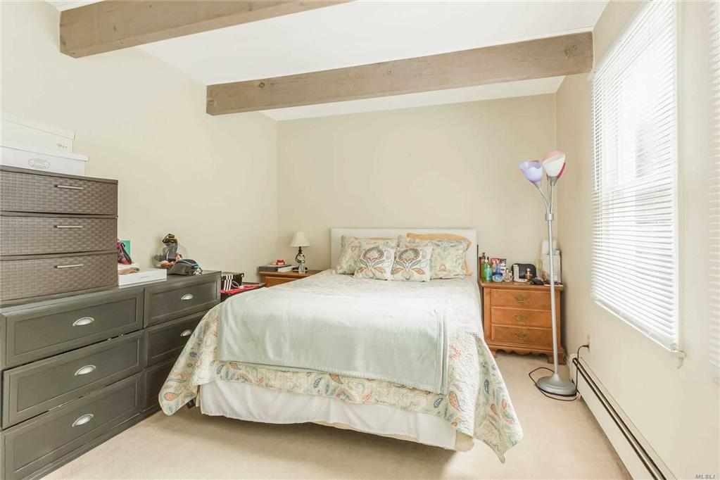 95 Springville Rd Hampton Bays Hampton Bays NY 11946