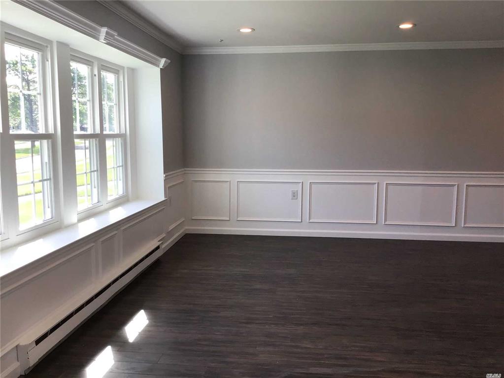 427 B Aylesbury Ct Ridge Ridge NY 11961