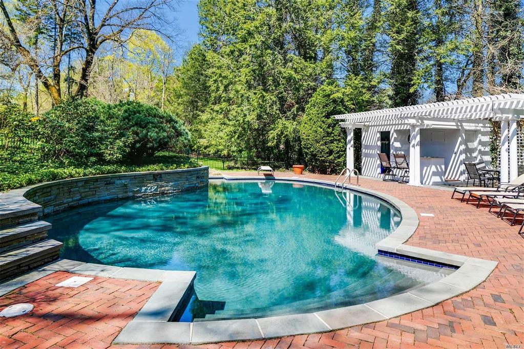 2 Hoaglands Ln Old Brookville Old Brookville NY 11545