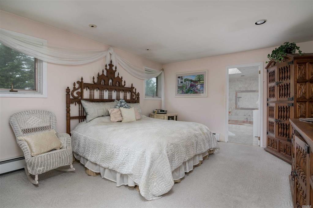 26 Club Dr Massapequa Massapequa NY 11758