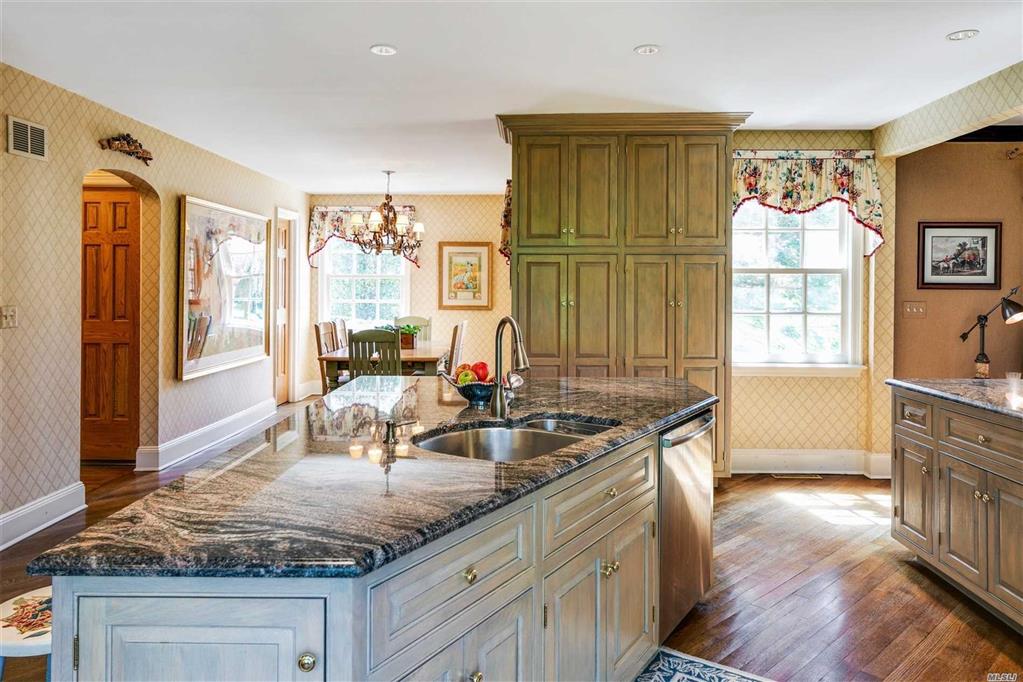 2 Hoaglands Ln Old Brookville Old Brookville NY 11545