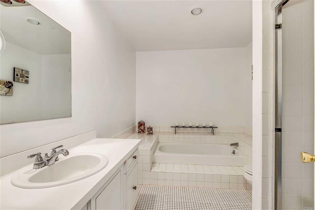 9 The Mews Mews Syosset Syosset NY 11791