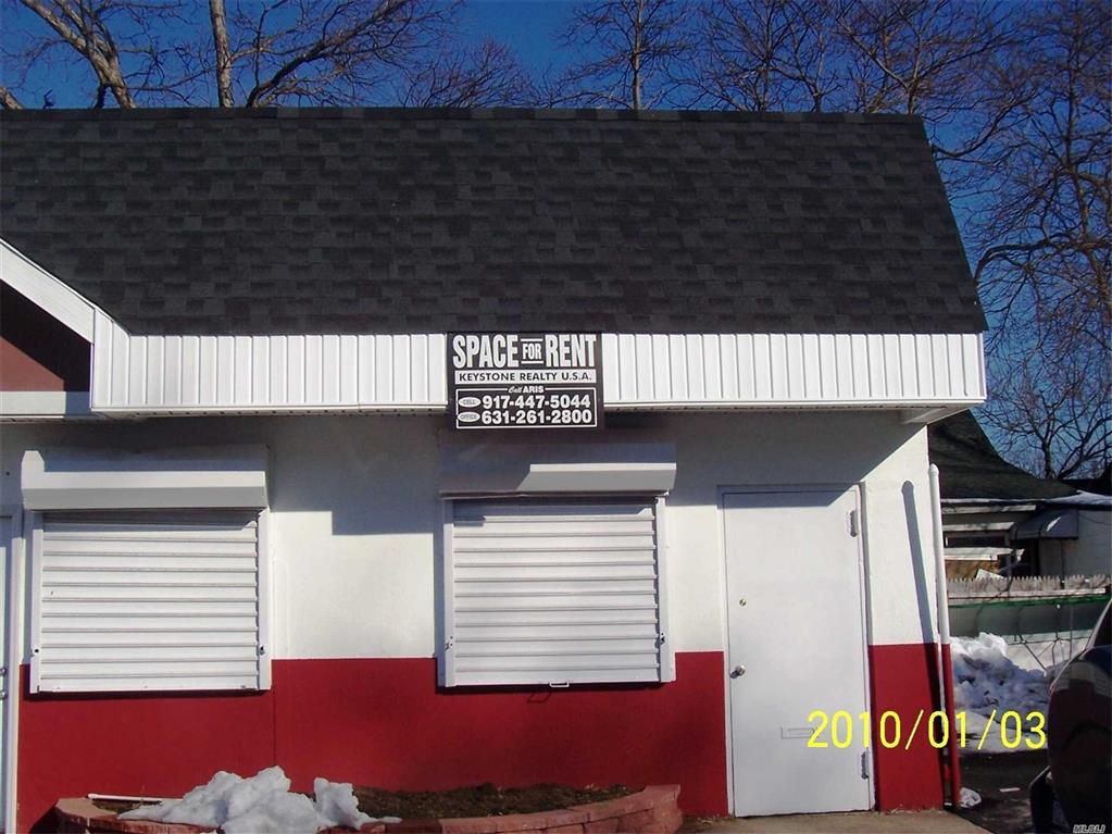 370 Oak St Copiague Copiague NY 11726