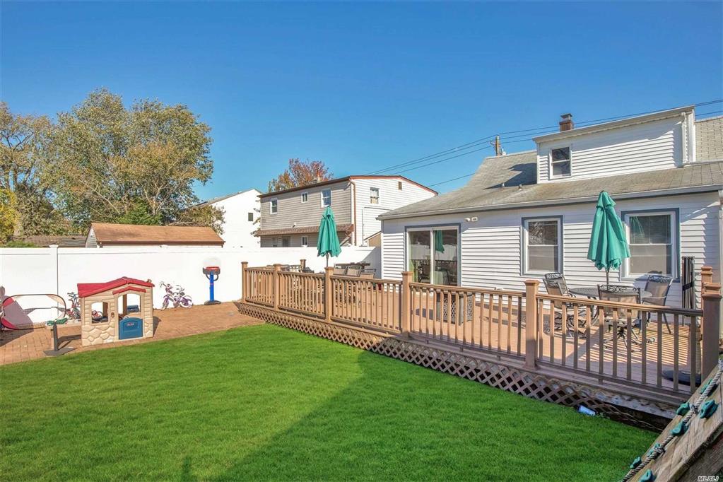 214 Division Ave Massapequa Massapequa NY 11758