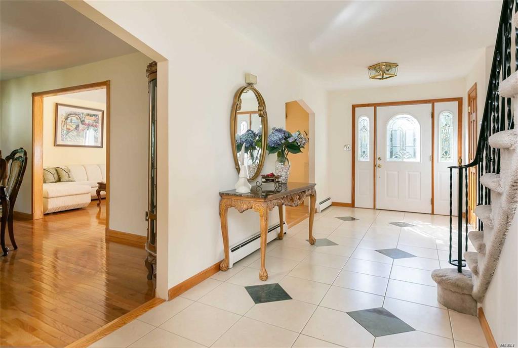 7 Lt John A Olsen Ln St. James St. James NY 11780