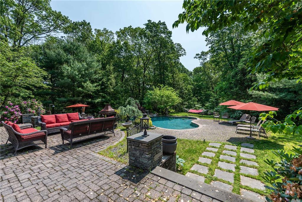 6 Bridle Ct Oyster Bay Cove Oyster Bay Cove NY 11771