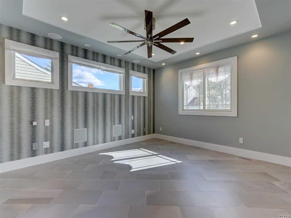 60 Lewis Ln Syosset Syosset NY 11791