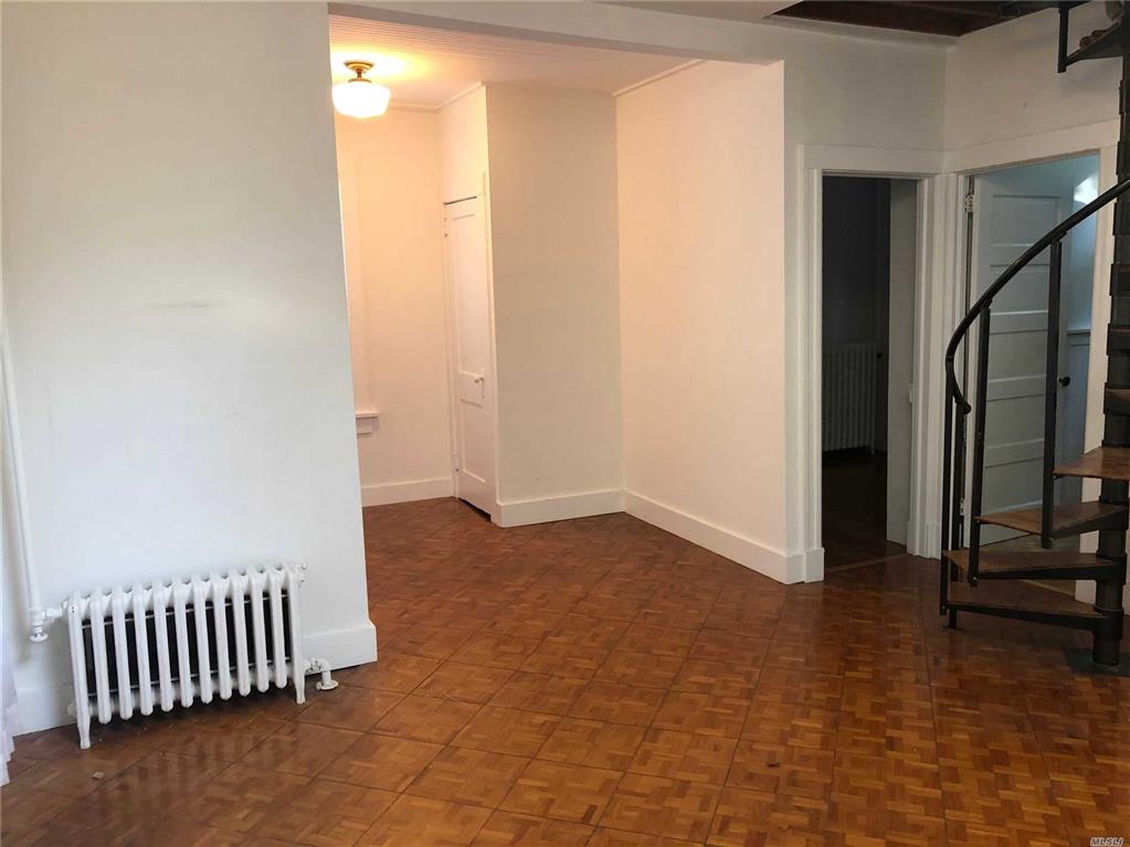 27 12th Ave Sea Cliff Sea Cliff NY 11579