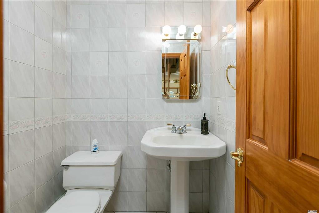 7 Lt John A Olsen Ln St. James St. James NY 11780