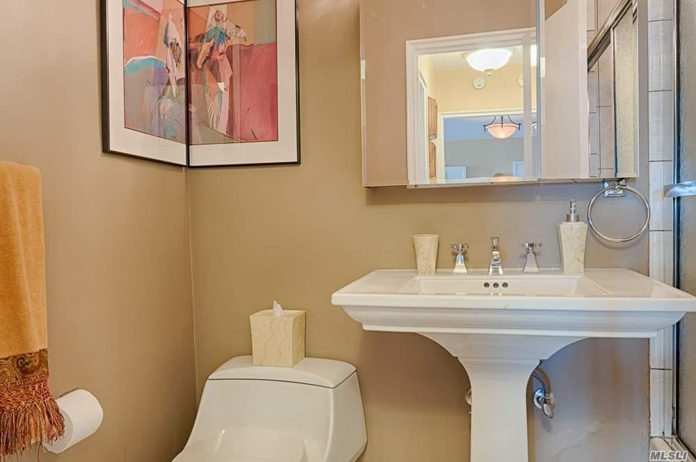 70-31 108 St Forest Hills Forest Hills NY 11375