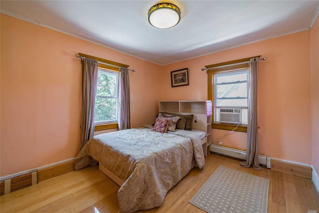 45-23 244th St Douglaston Douglaston NY 11362