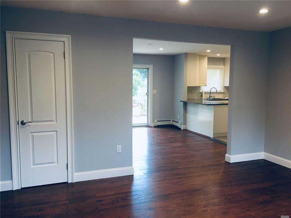 82 Avenue D Holbrook Holbrook NY 11741