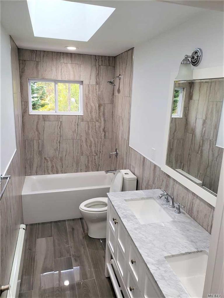 42 Butterfly Dr Hauppauge Hauppauge NY 11788