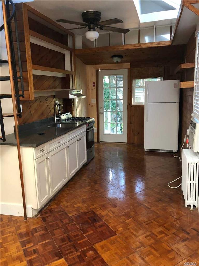 27 12th Ave Sea Cliff Sea Cliff NY 11579