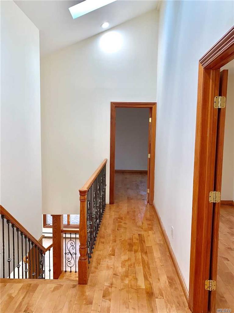 40 Carriage Ln Roslyn Heights Roslyn Heights NY 11577