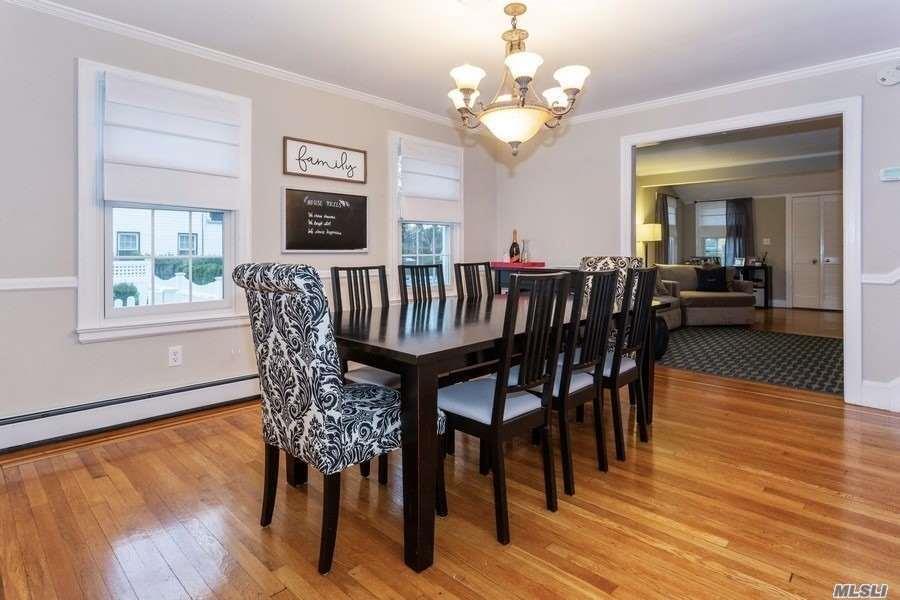 26 Salisbury Ave Stewart Manor Stewart Manor NY 11530
