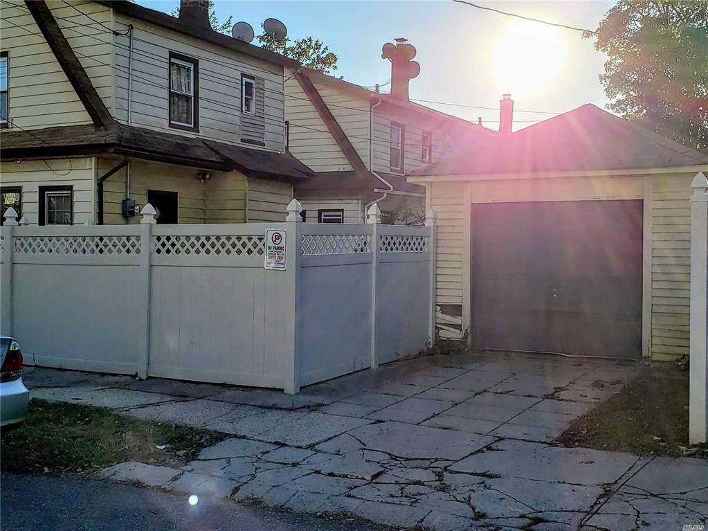 220-17 97 Ave Queens Village Queens Village NY 11429