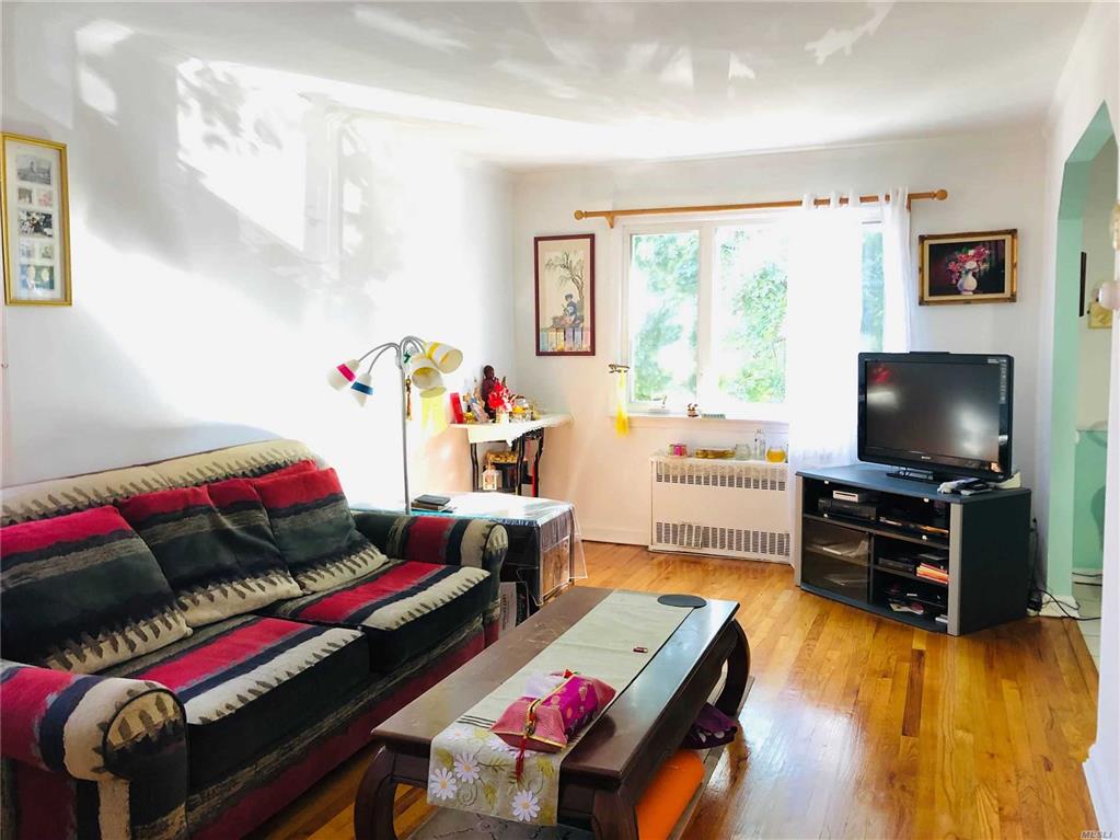 61-44 165th St Fresh Meadows Fresh Meadows NY 11365
