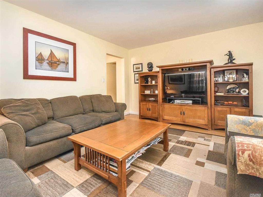 6 Dunes Ln Port Washington Port Washington NY 11050