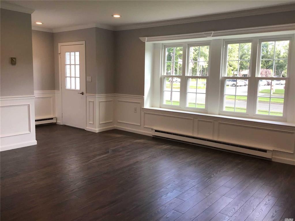427 B Aylesbury Ct Ridge Ridge NY 11961
