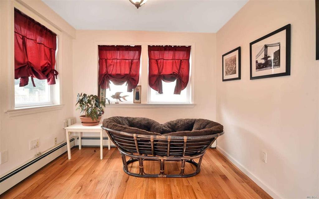 4 Lauren Ln Bayville Bayville NY 11709