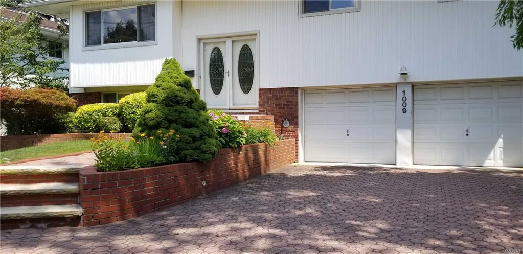1009 Dartmouth Ln Woodmere Woodmere NY 11598